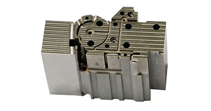 Varamuottikomponentit ja -osat